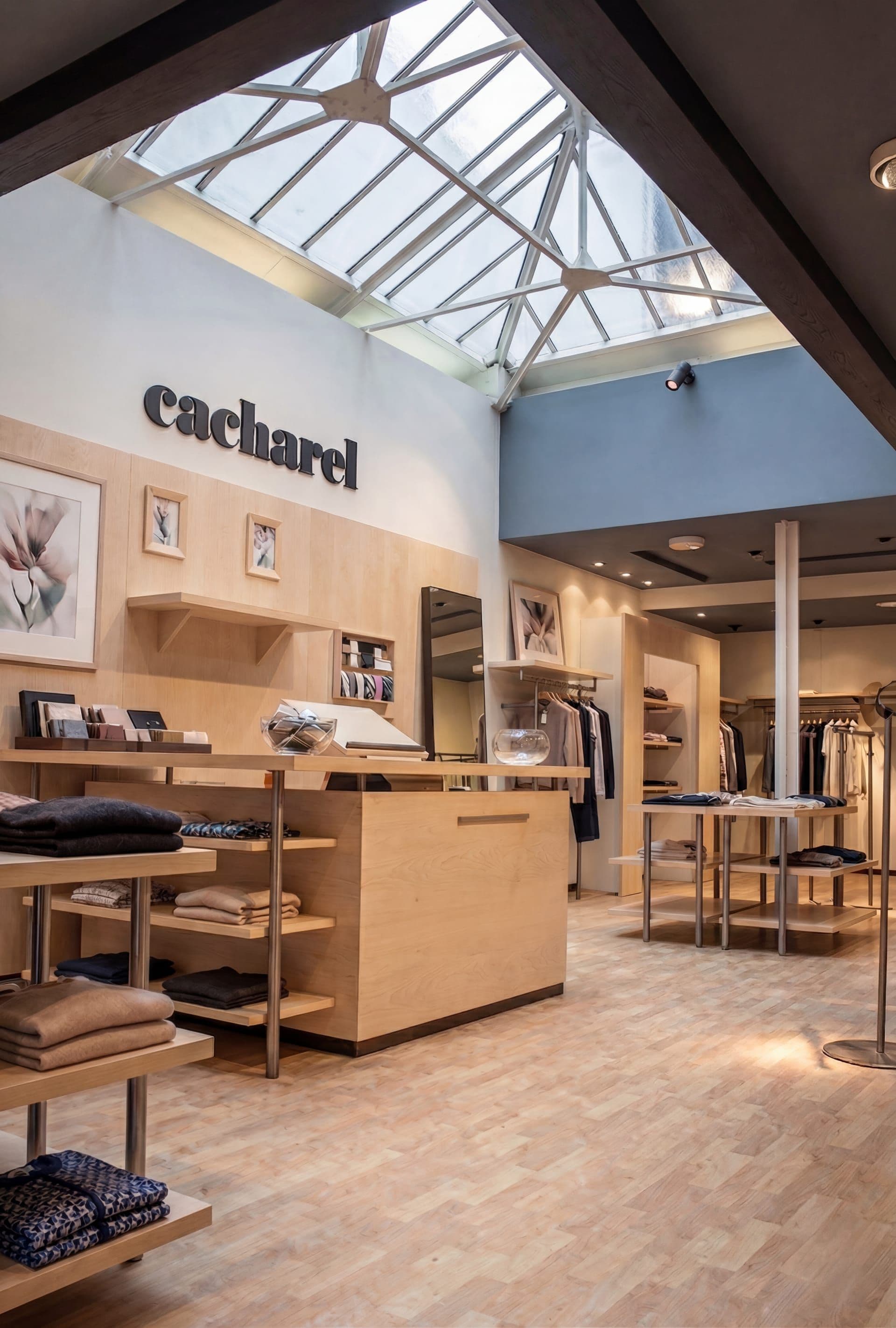 Architecture commerciale CACHAREL à France et International — projet d'architecte Reservoir Architecture, image 3