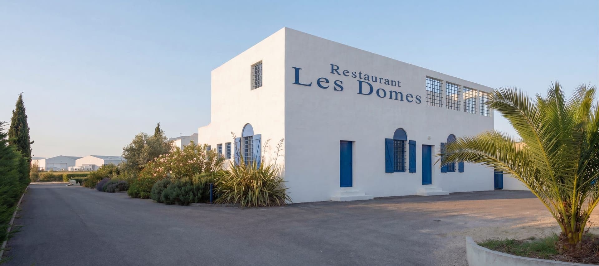 Architecture commerciale LES DÔMES à GARONS (30) — projet d'architecte Reservoir Architecture, image 1