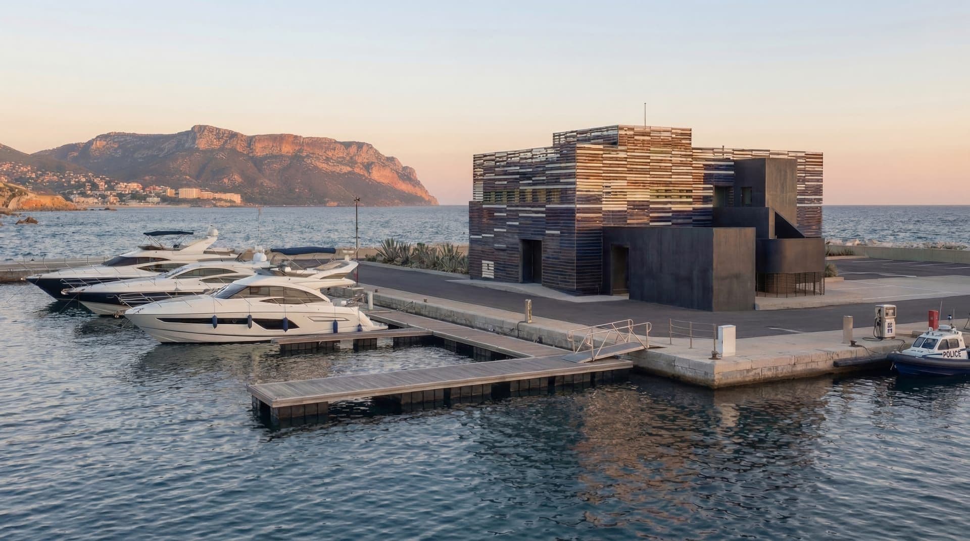 Équipement public CAPITAINERIE à MARSEILLE (13) — projet d'architecte Reservoir Architecture, image 2