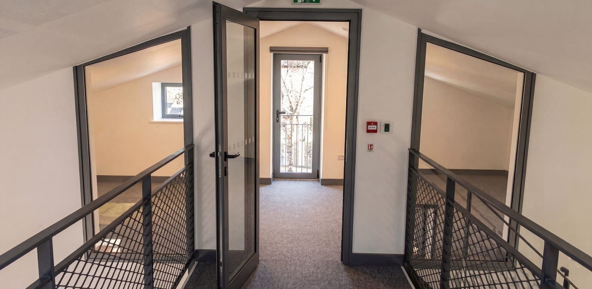 Équipement public MAISON DES JEUNES à GRANS (13) — projet d'architecte Reservoir Architecture, image 2