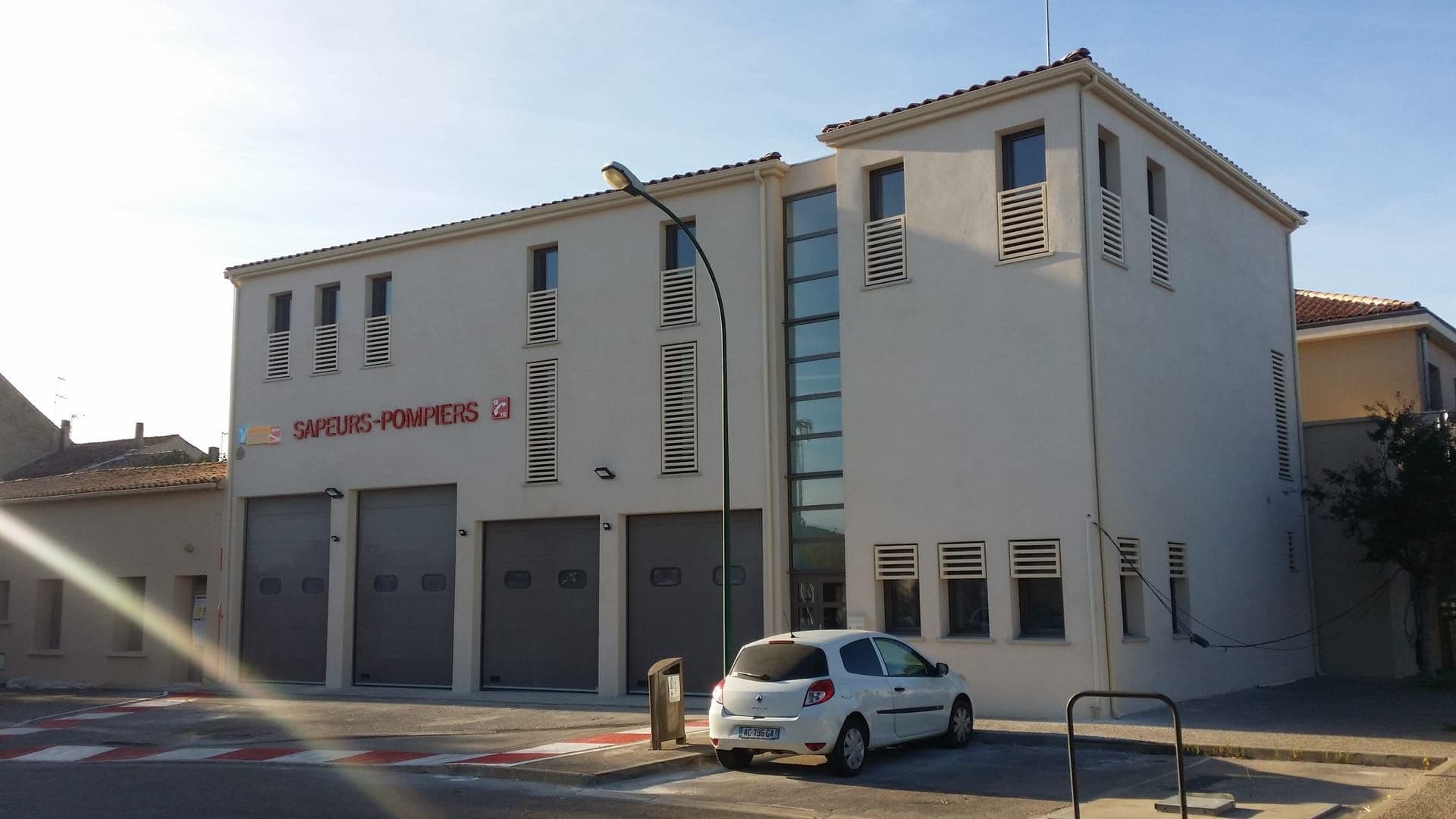 Équipement public CENTRE DE PREMIERE INTERVENTION - CPI à LA TOUR D’AIGUES (84) — projet d'architecte Reservoir Architecture, image 1
